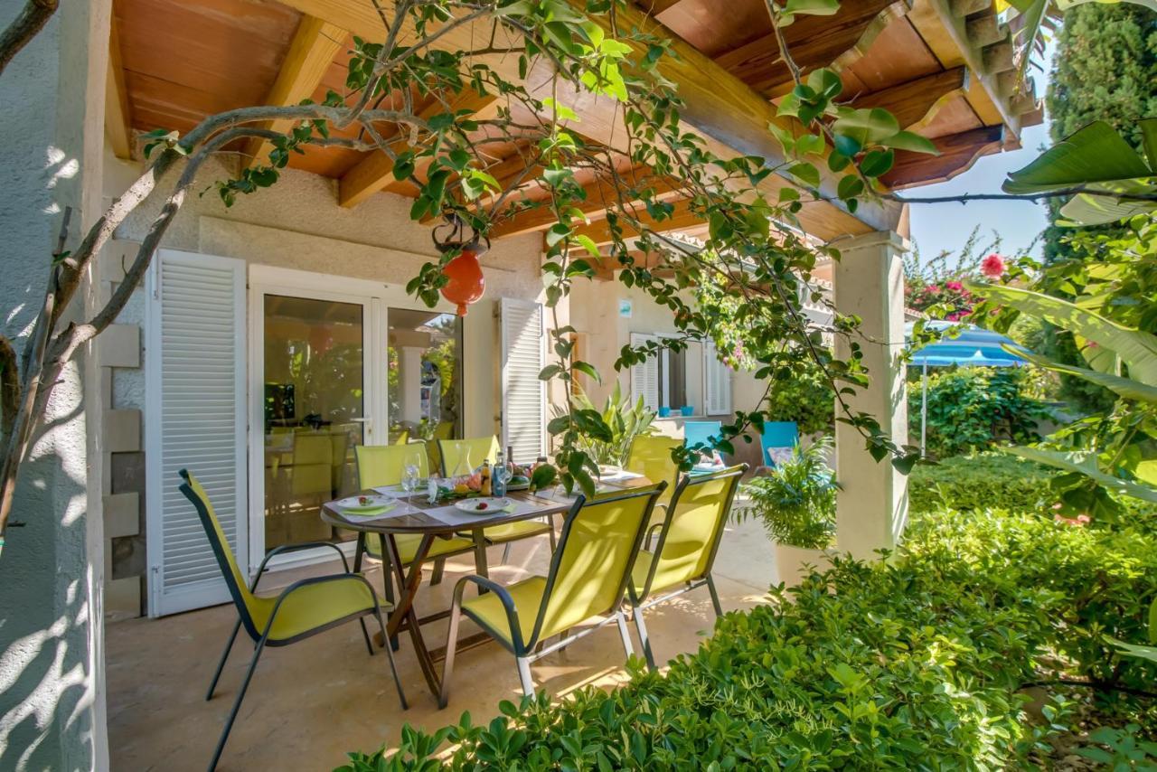 Hibiscus - Adelfa Ferienhaus *